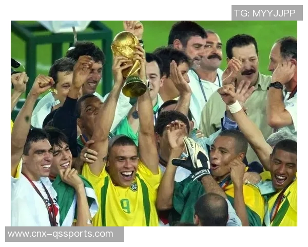 2014年巴西足球世界杯回顾:激情四射的赛场与难忘的瞬间 2014年巴西足球世界杯回顾:激情四射的赛场与难忘的瞬间